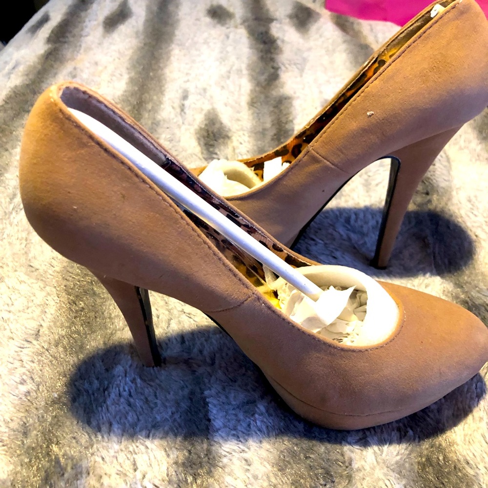 Women’s shoes size 9 new no box